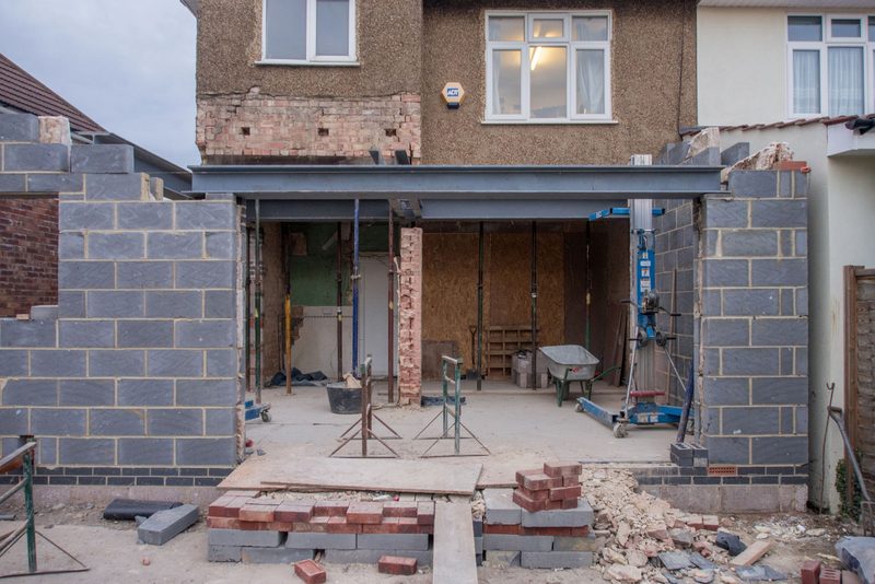 Přístavba k domu ze 70. let – Mohelnice, Přístavba 32 m², pórobeton, dřevěný strop